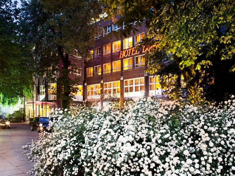 Kun 3 km fra sentrum er dette 4-stjerners hotellet et perfekt utgangspunkt for å utforske Hamburg.