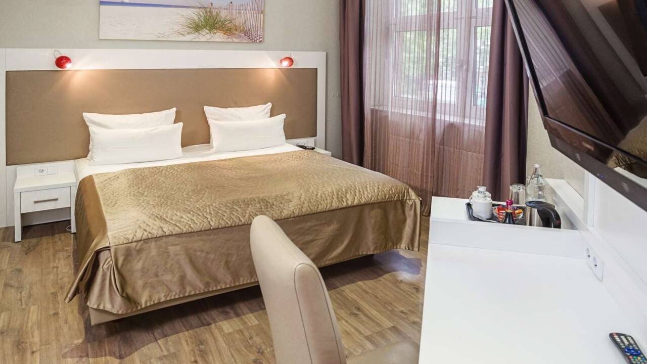 Die stilvollen Doppelzimmer bieten einen komfortablen Rahmen für Ihren Aufenthalt in Deutschlands zweitgrößter Stadt.