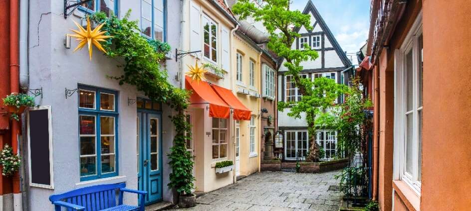 I Bremen bør dere gå gjennom Schnoor Kvarteret med sine små gater og sjarmerende hus.