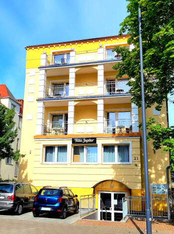 Hotel Villa Jupiter ligger ca 1,5 km från Swinoujscies centrum, nära den tysk-polska gränsen vid Östersjökusten.