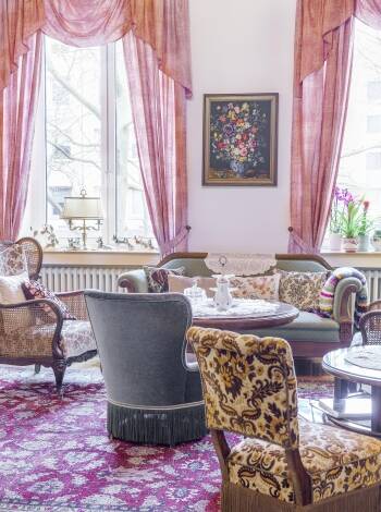 Tante ALMA's Hotel Lasthaus am Ring är ett färgglatt hotell där ni kommer att trivas under er semester
