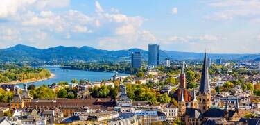 Nyd et billigt ophold i Bonn og gå en tur langs Rhinen.