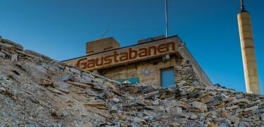 Take the Gaustabanen on a historic journey all the way up to the Gaustatoppen.