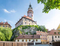 Besøk og se det imponerende slottet i Český Krumlov.