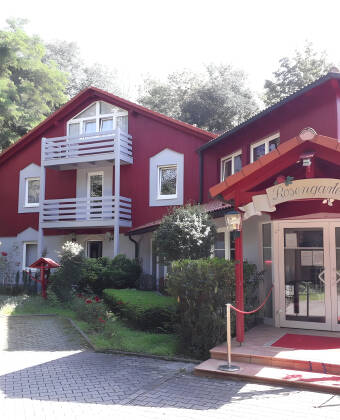 Hotel Rosengarten is located in quiet surroundings close to the lakes of Naunhof