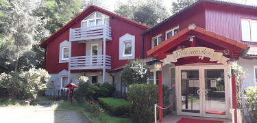 Hotel Rosengarten ligger i rolige omgivelser tæt på søerne i Naunhof