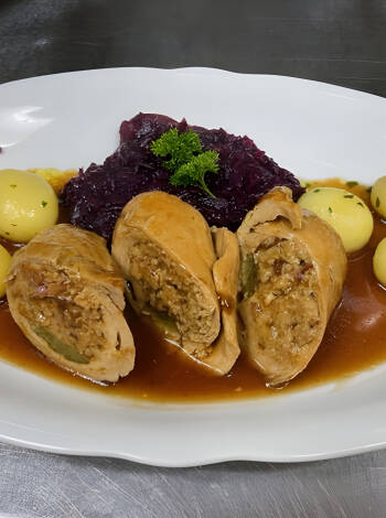 Nyt deilige måltider hver kveld i hotellrestauranten.