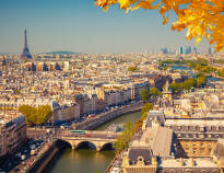 Upplev och utforska romantiska och vackra Paris under en minisemester.