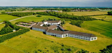 Das Hotel hat eine sehr gute Lage in der gemütlichen Hafenstadt Løgstør, ganz in der Nähe des Fjords.