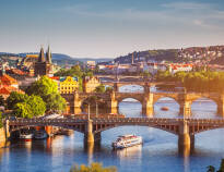 Kombiner bilferien i Tsjekkia med en tur til hovedstaden Praha.