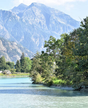 The area offers numerous trails. One of the most popular routes is the Lakes Trail, which takes you to Lake Brusson.