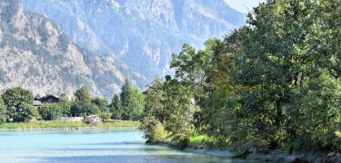 The area offers numerous trails. One of the most popular routes is the Lakes Trail, which takes you to Lake Brusson.
