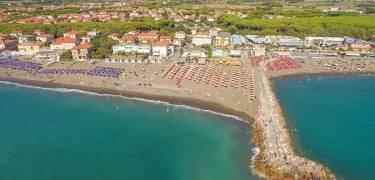 HG Hotel il Settebello is in the heart of the Tuscan Coast, only a few steps from the sea.