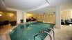 Hotellet har et spa-område med indendørs pool, tyrkisk bad, sauna og spabad, så du virkelig kan slappe af