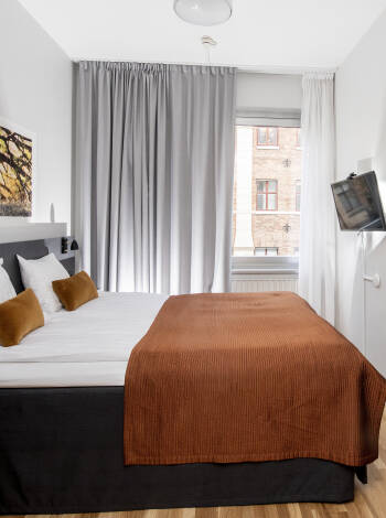 Hier werden Sie in modern und komfortabel eingerichteten Hotelzimmern untergebracht.