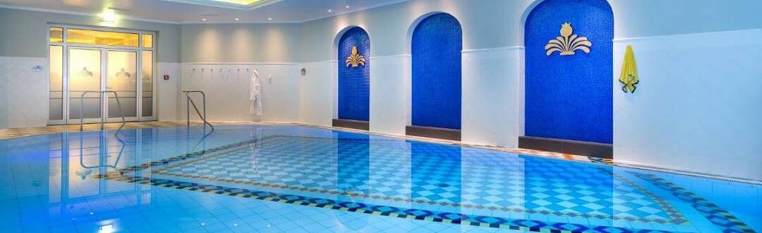Hotellet har ett wellnessområde med en pool där du kan koppla av efter en lång dag med sightseeing.
