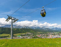 Das Hotel liegt perfekt in der Nähe der Talstation der Seilbahn und ist somit der ideale Ausgangspunkt für sommerliche Aktivitäten.