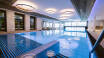 Slap af i det nydesignede wellness-område med stor indendørs pool, whirlpool, finsk sauna og dampbad. Hvis det ikke er nok, ligger Therma Amadé kun få minutter væk.