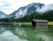 Geheimtipp: Der Jägersee in Wagrain. Das smaragdgrüne, kristallklare Gewässer gilt als besonders beliebter Ausgangspunkt für Tageswanderungen und Spaziergänge.