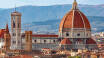 Passa på att köra på utflykt till Pisa, Florens, Pistoia och Lucca.