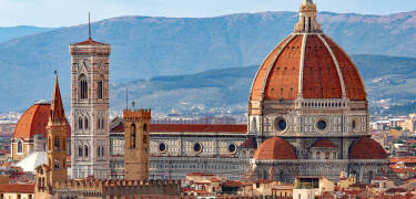 Benytt anledningen til å kjøre på en utflukt til Pisa, Firenze, Pistoia og Lucca.