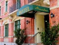 Das 3-Sterne Hotel Amadeus hat eine schöne Lage in Dresden,  nur einen kurzen Spaziergang von der nächsten S-Bahn-Station entfernt.