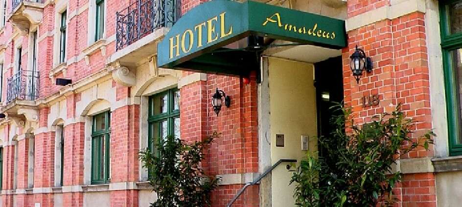 Das 3-Sterne Hotel Amadeus hat eine schöne Lage in Dresden,  nur einen kurzen Spaziergang von der nächsten S-Bahn-Station entfernt.