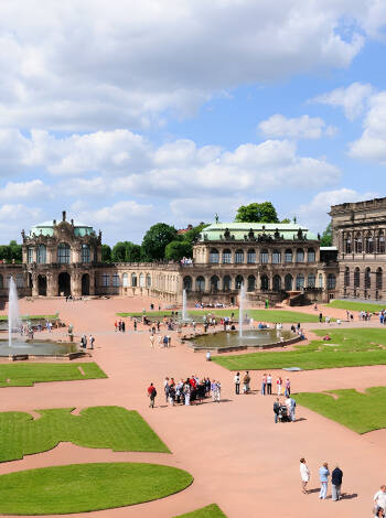 Zwinger är en välkänd barockbyggnad, full av vackra målningar som ni bland annat kan njuta av i Zwingermuséet.