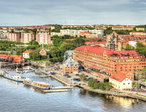 Oplev Göteborgs levende bymidte, lige ved siden af havet.