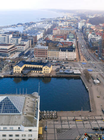 På Elite Hotel Marina Plaza erbjuds ni ett fint och ytterst centralt läge i Helsingborg.