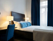 Hotellets standardværelser giver jer en komfortabel base under jeres ophold.