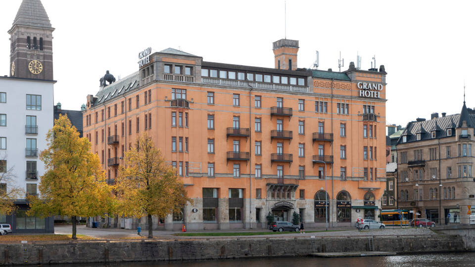 Elite Grand Hotel Norrköping har en smuk og central beliggenhed ved Motala-elven.