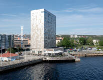 Das Elite Plaza Hotel Örnsköldsvik ist mit 14 Stockwerken das höchste Gebäude der Stadt.