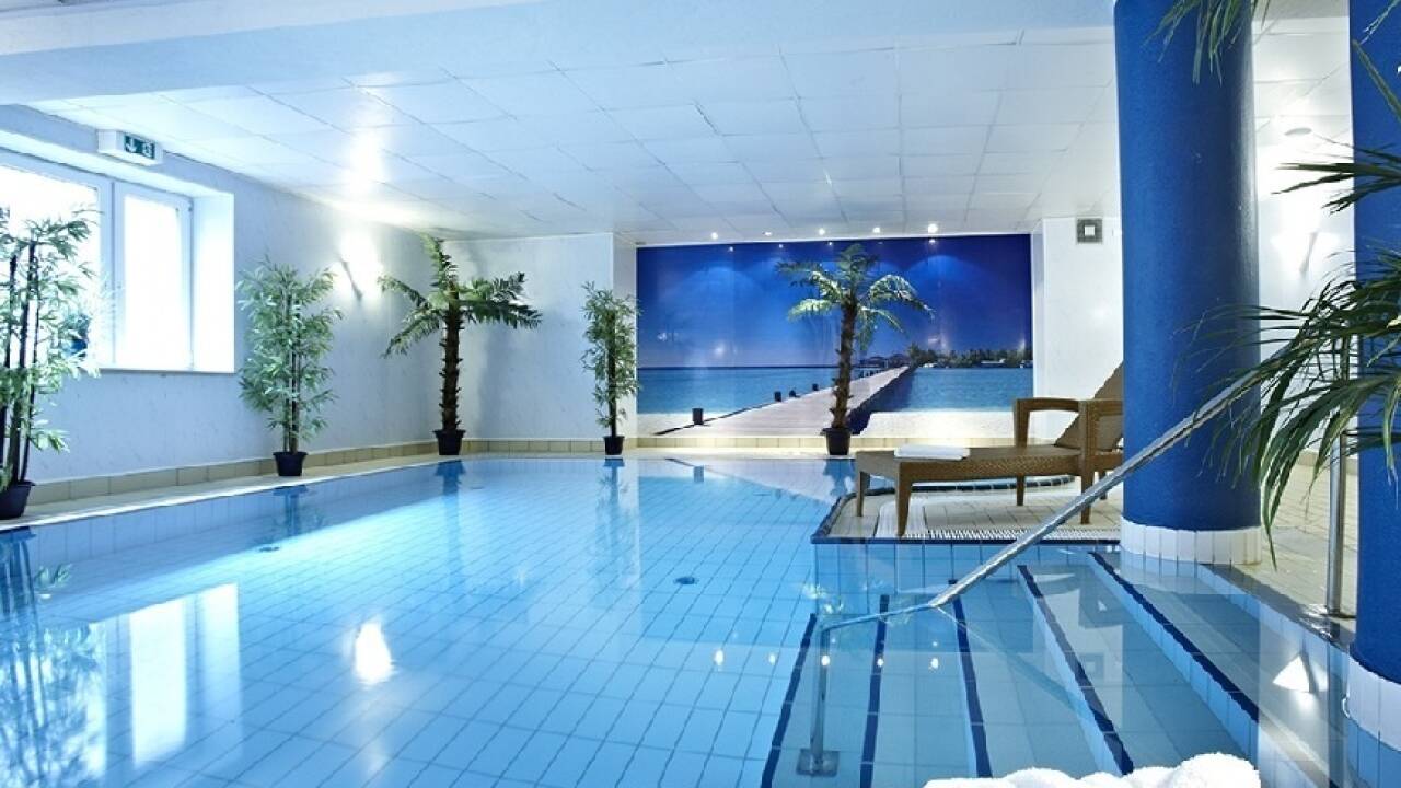 Under Jeres ophold kan I frit benytte hotellets lækre swimmingpool og saunaen.