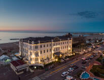 Hotel Kursaal ligger i hjärtat av Cattolica och i direkt anslutning till stranden och Adriatiska havet.