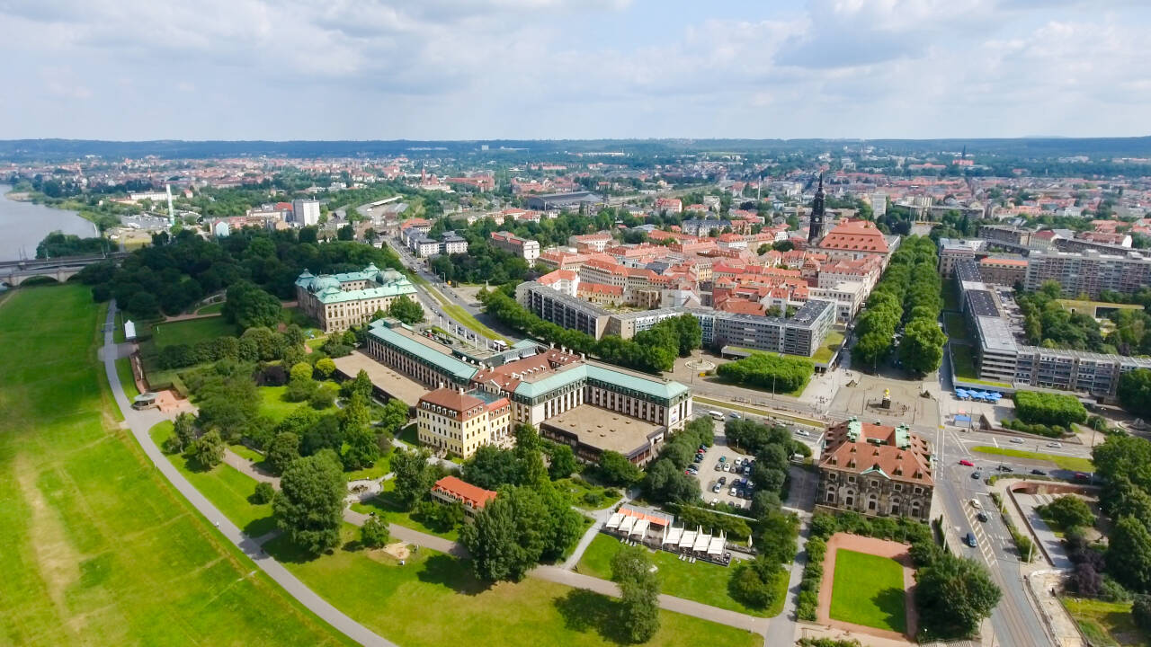 Erleben Sie das lebendige Flair der Dresdner Neustadt und bleiben Sie bestens angebunden an die Top-Sehenswürdigkeiten der Stadt.