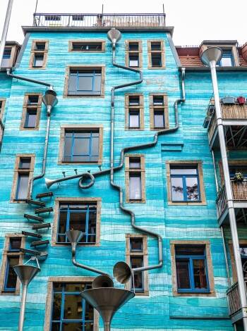Discover Dresden Neustadt and the Hechtviertel with local restaurants, cafés and lively streets.