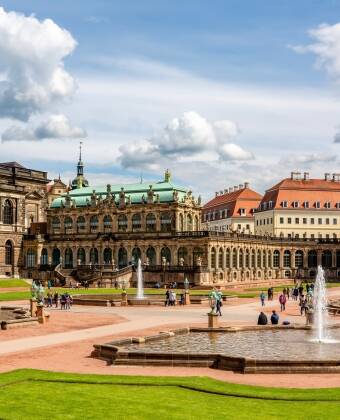 Ta dig enkelt med kollektivtrafik till Frauenkirche, Zwingerpalatset och Semperoper.