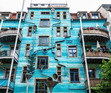 Discover Dresden Neustadt and the Hechtviertel with local restaurants, cafés and lively streets.
