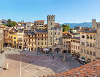 Firenze eller Siena ligger inden for rækkevidde af hotellet.