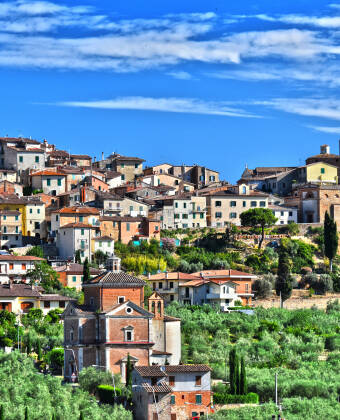 You can combine your stay with a trip to Arezzo, Assisi, Perugio, Siena or Chianciano Terme.