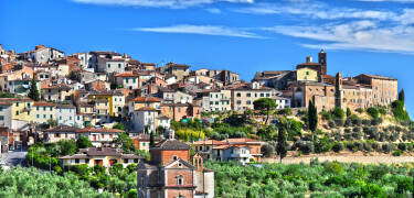 Kombinera er vistelse med en tur till Arezzo, Assisi, Perugio, Siena, eller Chianciano Terme.