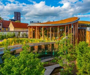 Besøk museet H.C Andersens Hus og opplev den spennende historien bak eventyrets begynnelse i hans barndomshjem.