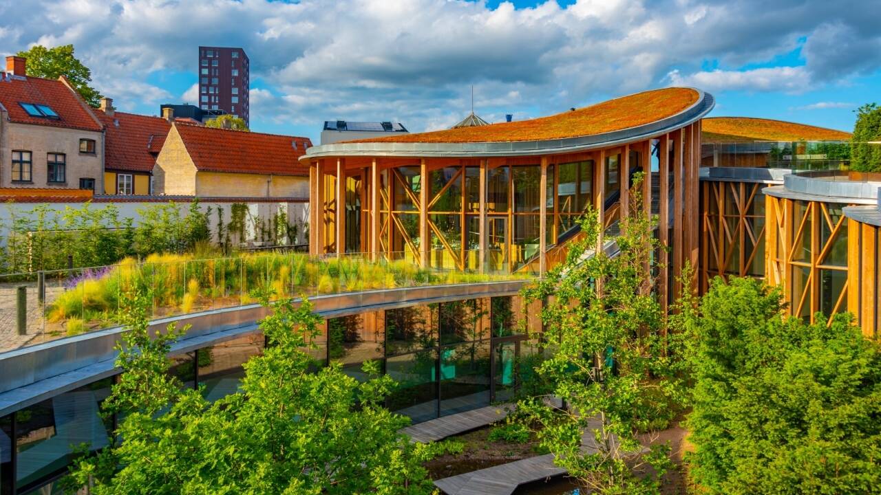 Besøk museet H.C Andersens Hus og opplev den spennende historien bak eventyrets begynnelse i hans barndomshjem.