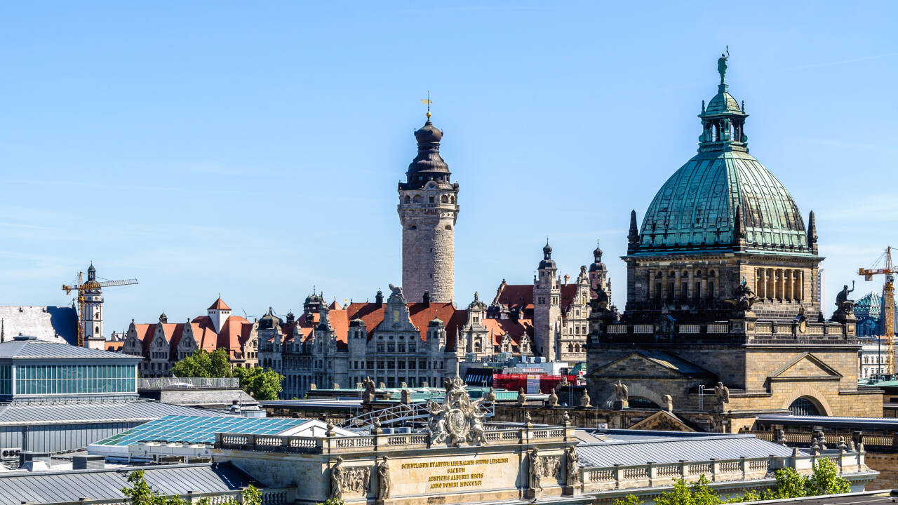 Geschichte und Kultur, hippe Viertel und post-industrieller Charme, grüne Oasen und Genuss: Das alles bietet Leipzig.