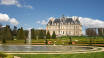 Hotellet ligger 100 meter fra Parc de Sceaux, en stor, smuk park med grønne områder.