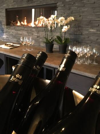 I hotellets vinbar kan ni smaka på hotellets goda urval av viner från flera olika regioner i världen.