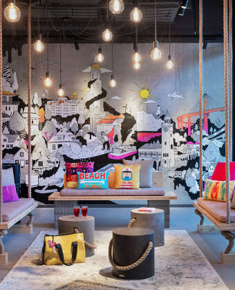 Modern, stylish hotel in a top location for exploring Hamburg’s urban highlights.