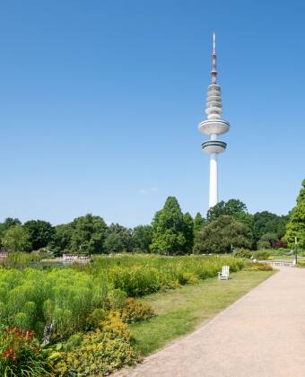 Relax in Hamburg’s green city oases, from Planten un Blomen to Jenischpark.