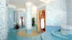 The hotel's wellness area offers an indoor pool, jacuzzi, sauna and solarium, as well as beauty treatments.
